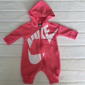 Nike  Baby Girls ’Hooded Coverall  Newborn Pink